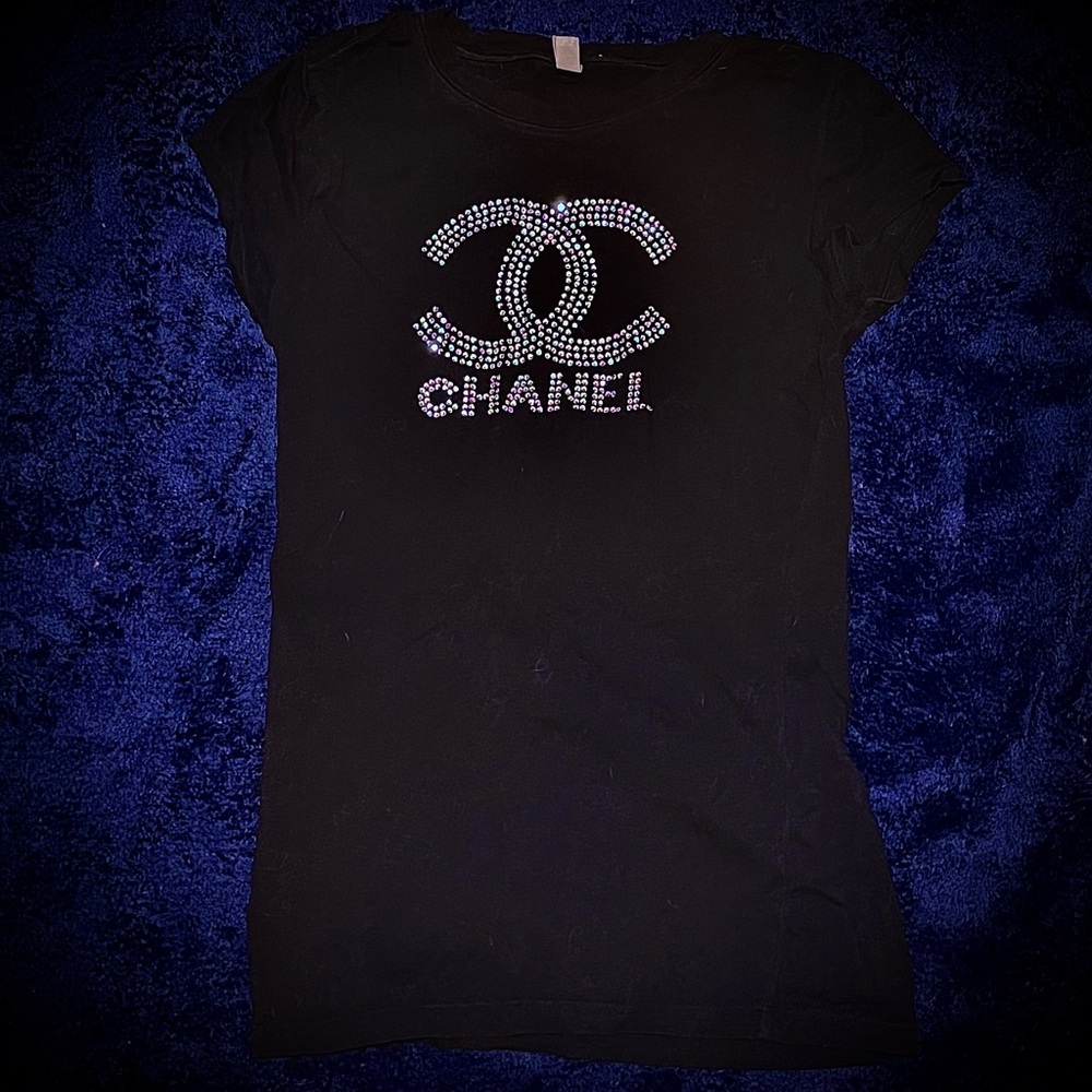 chanel baby tee 🖤